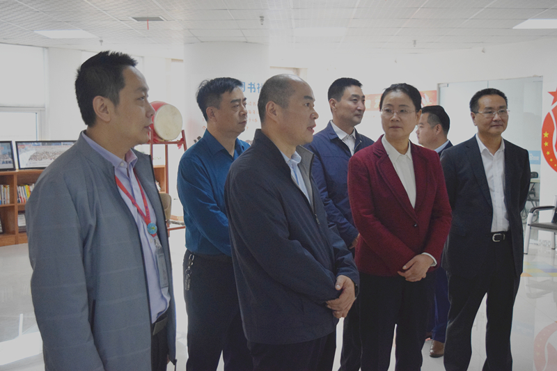 熱烈歡迎河南省委統(tǒng)戰(zhàn)部副部長梁險峰一行蒞臨安陽青峰網(wǎng)絡(luò)調(diào)研社會階層工作！